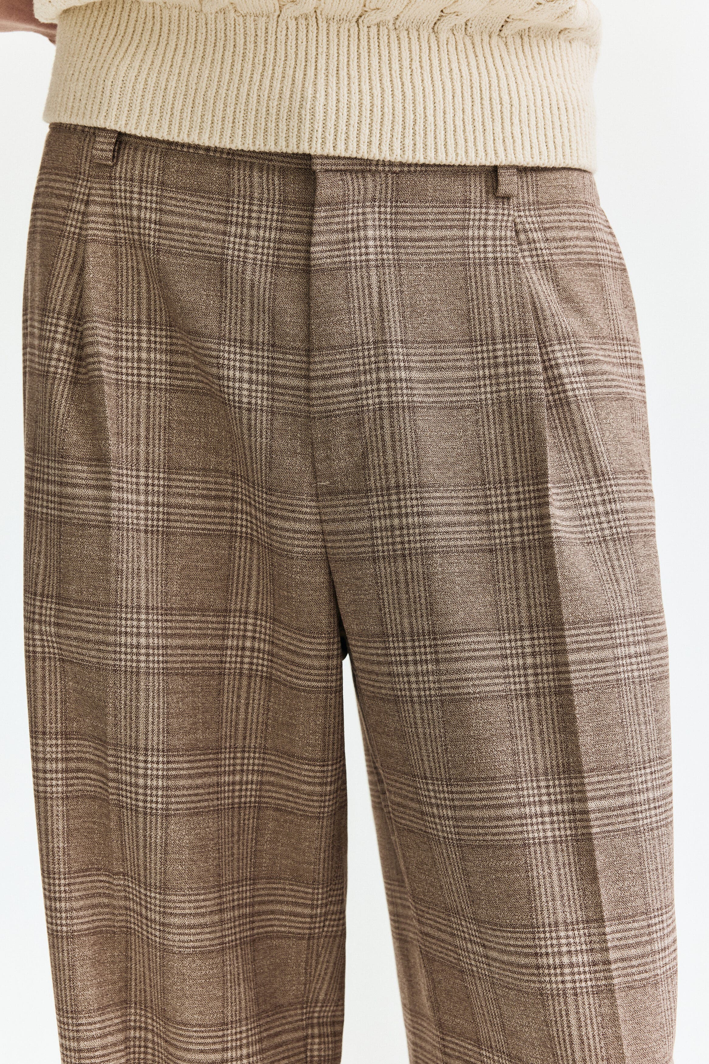 Loose-fit tailored pants - image 2