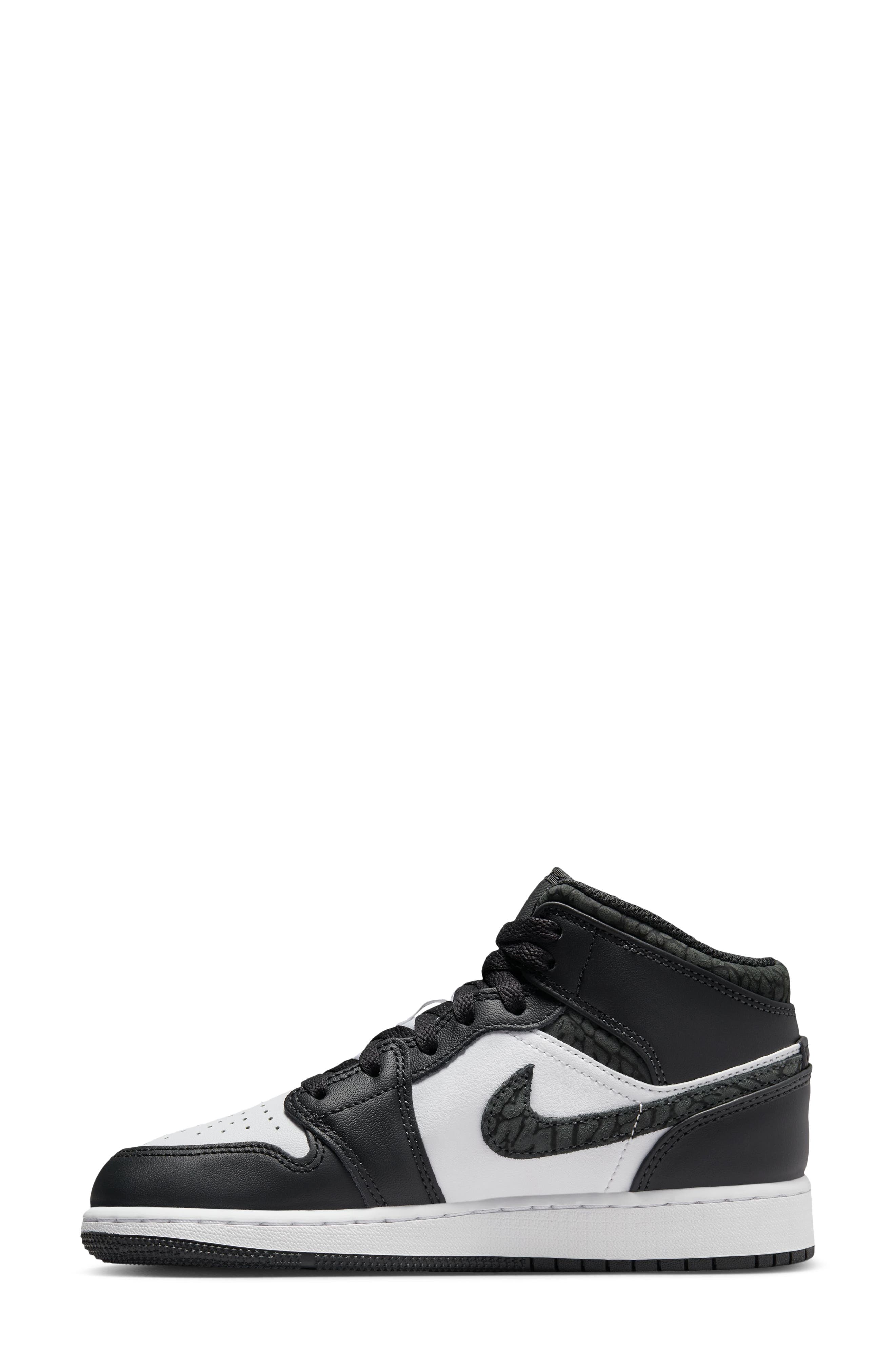 Jordan Nike Jordan Air Jordan 1 Mid SE Basketball Shoe, Alternate, color, 