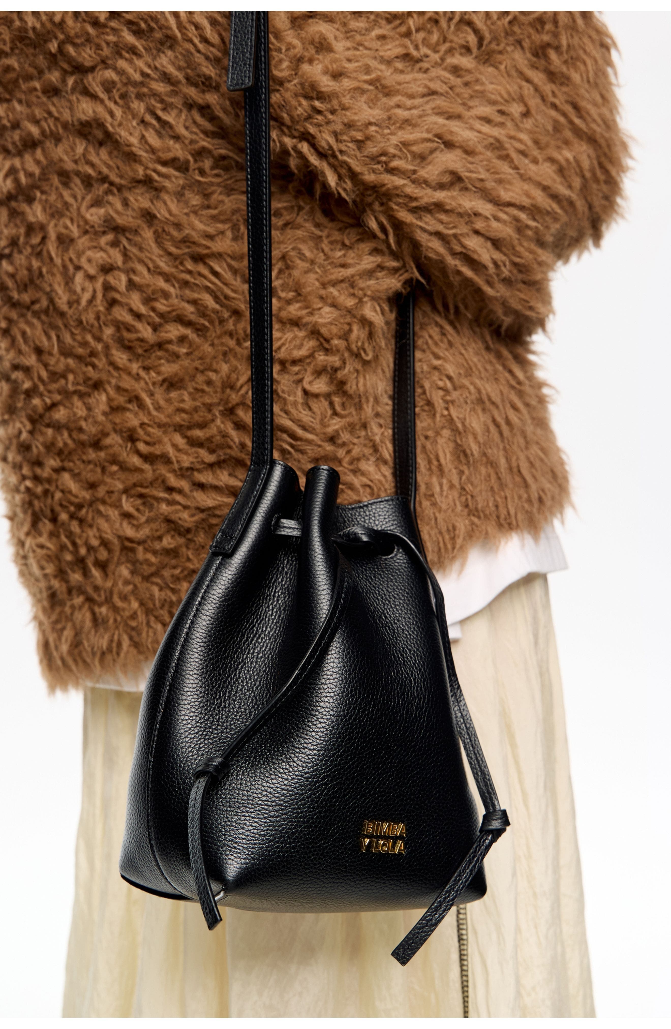 Bimba y Lola Leather Bucket Bag, Alternate, color, Black