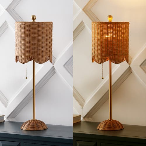 Jonathan Y Celerie 27.5" Coastal Bohemian Rattan/iron Scalloped Buffet Led Table Lamp With Pull Chai In Natural/brass Gold
