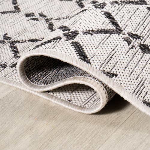 Jonathan Y Ourika Moroccan Geometric Textured Weave Indoor/outdoor Round Area Rug In Cream/black