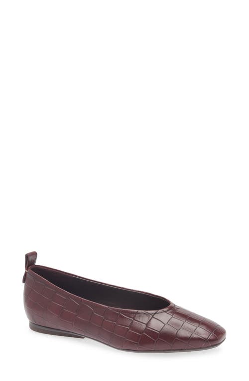 27 Edit Naturalizer Carla Flat In Burgundy