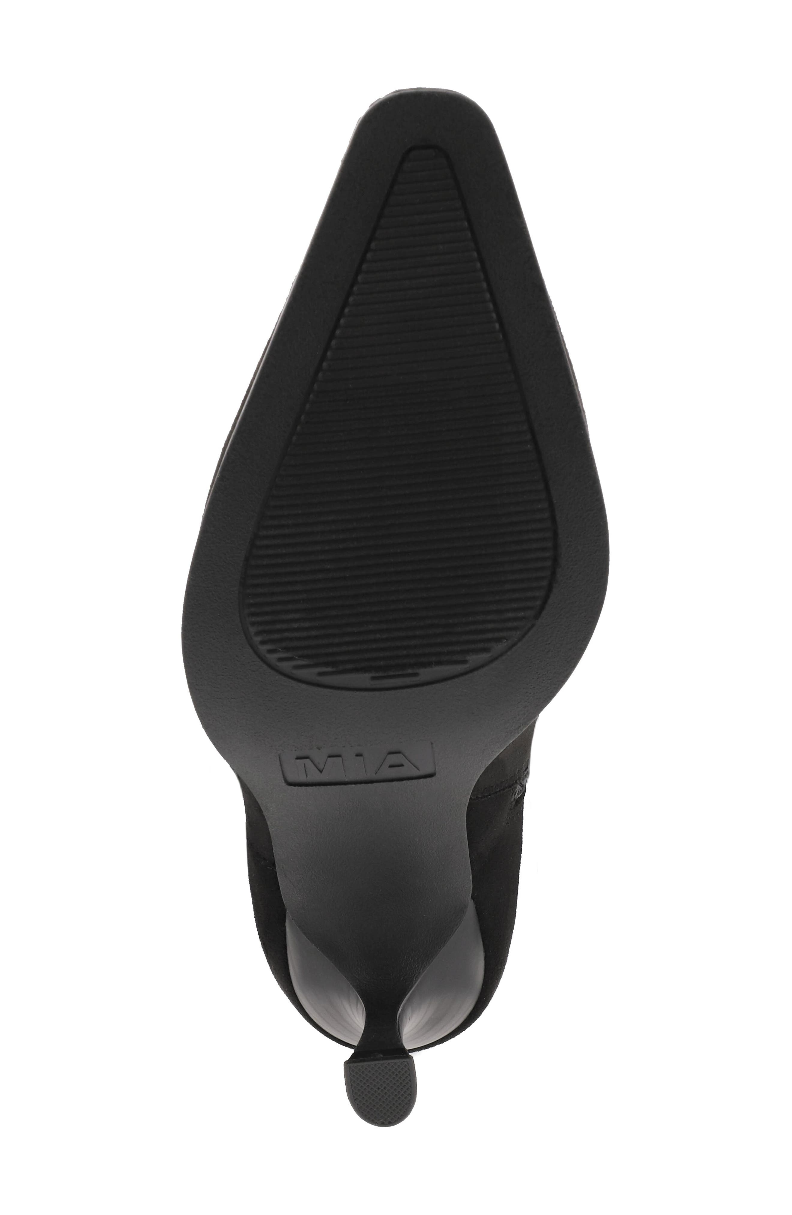 Aletta Pointed Toe Bootie