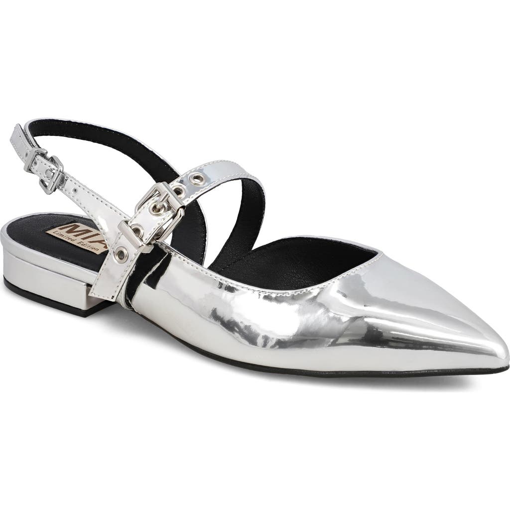 Mia Aree Pointed Toe Flat In Gray