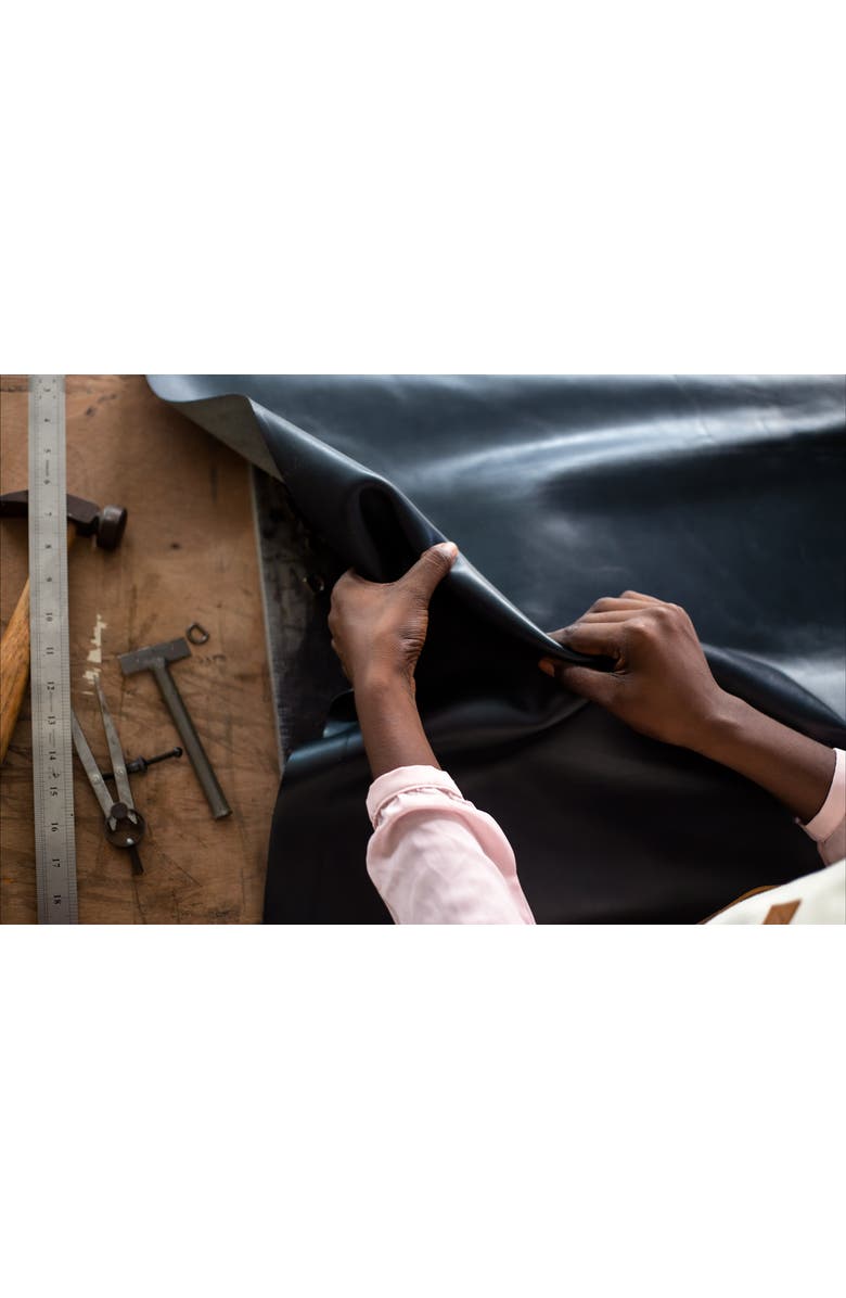 Deux Mains Saddle Shoulder Bag, Alternate, color,