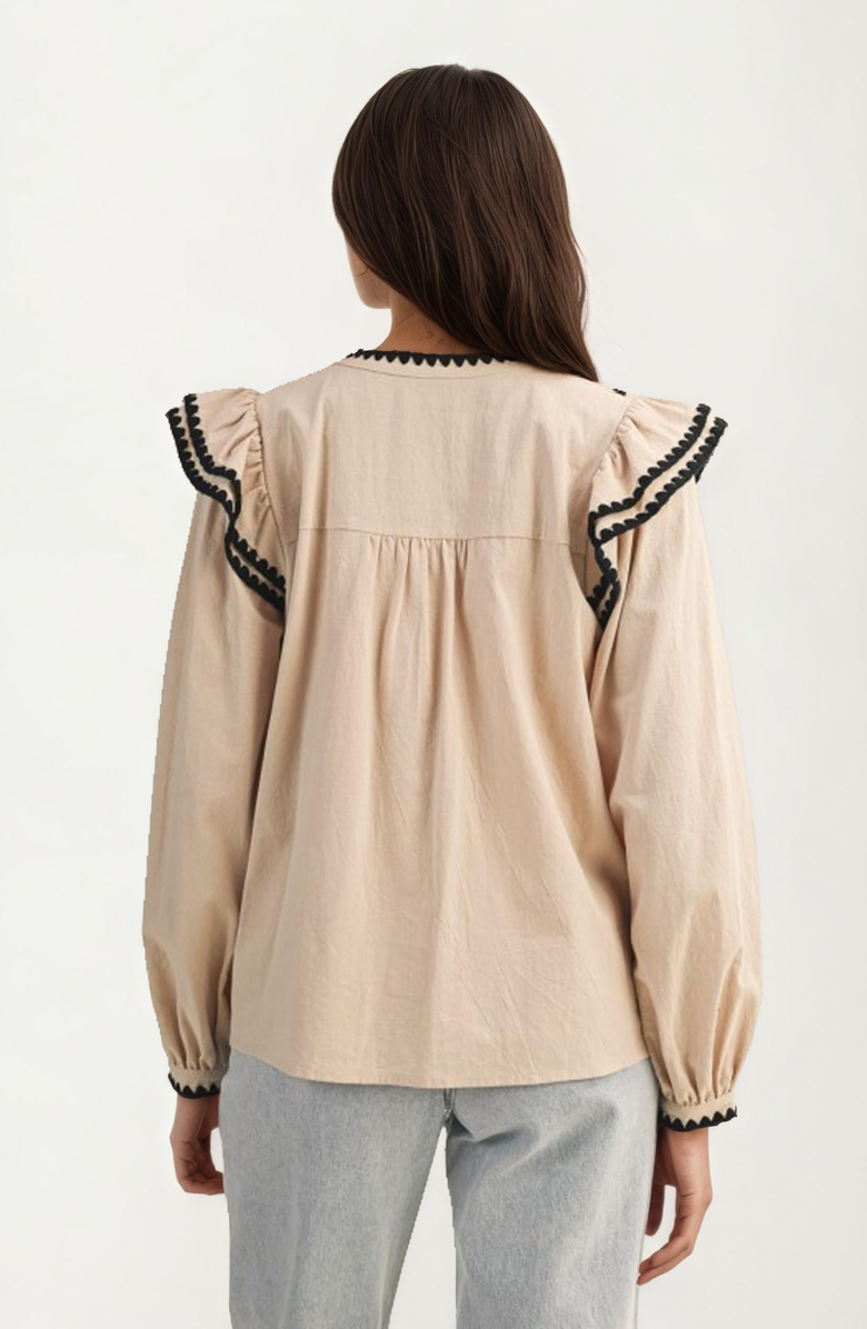 Knit and Lounge Ruffle Trim Oversized Contrast Collar Blouse, Alternate, color, Beige / Black