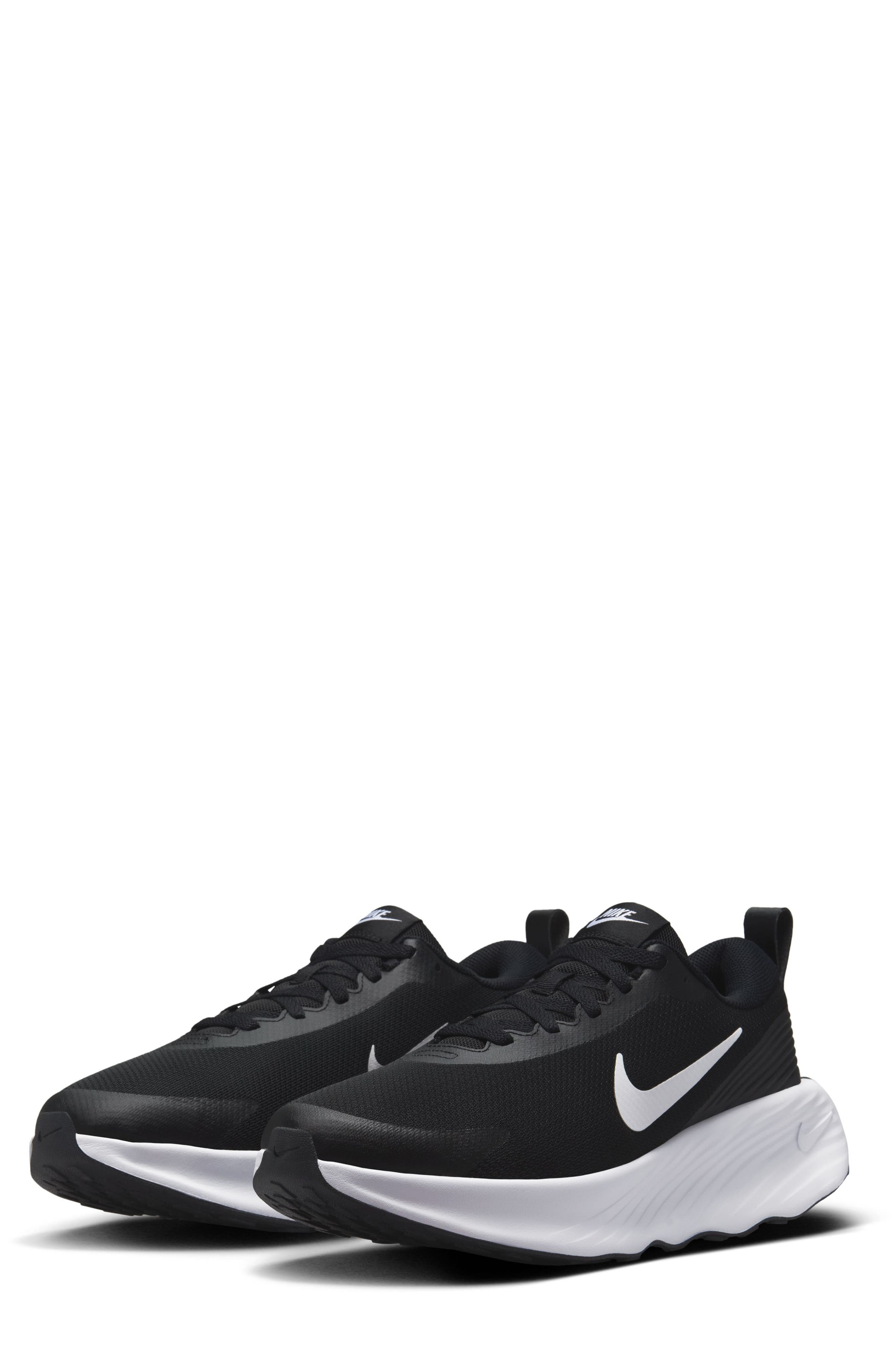 Nike Promina Walking Sneaker