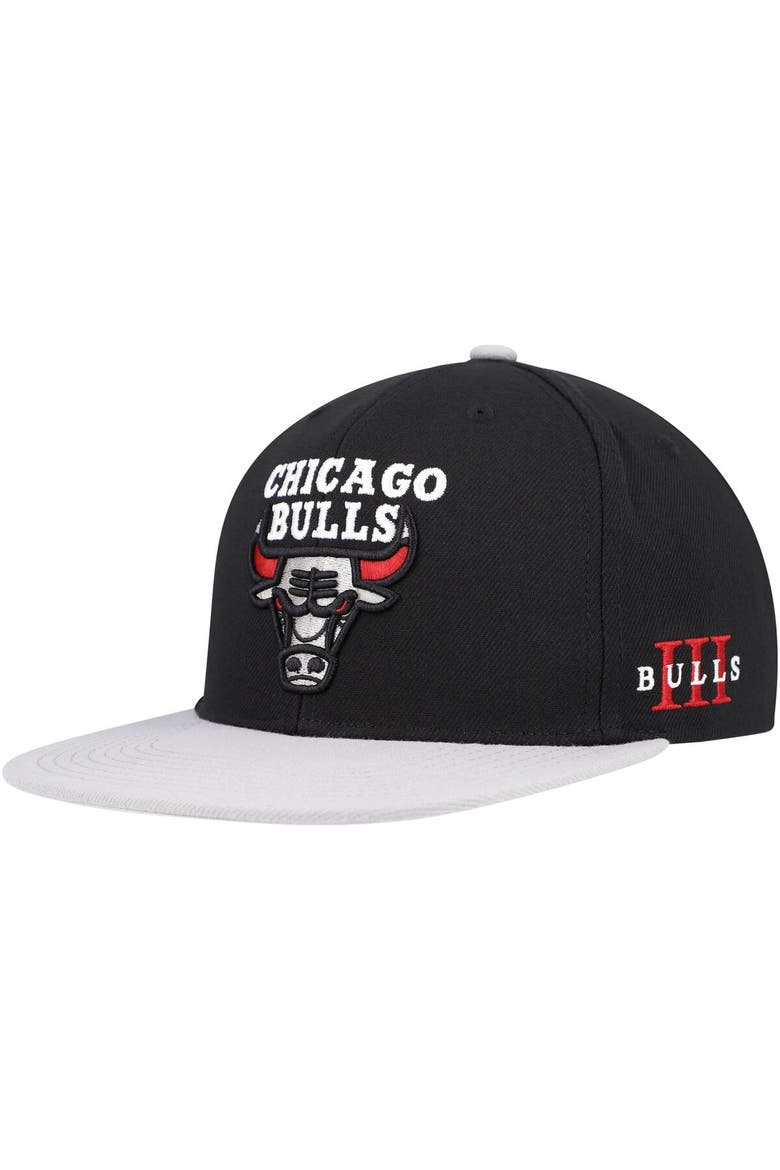 Men's Mitchell & Ness Black/Gray Chicago Bulls Core Snapback Hat, Main, color, Black
