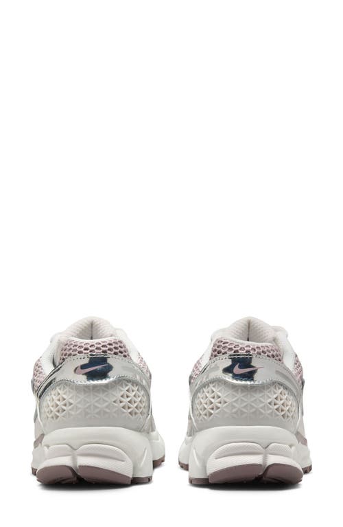 Nike Zoom Vomero 5 Sneaker In Vast Grey/silver