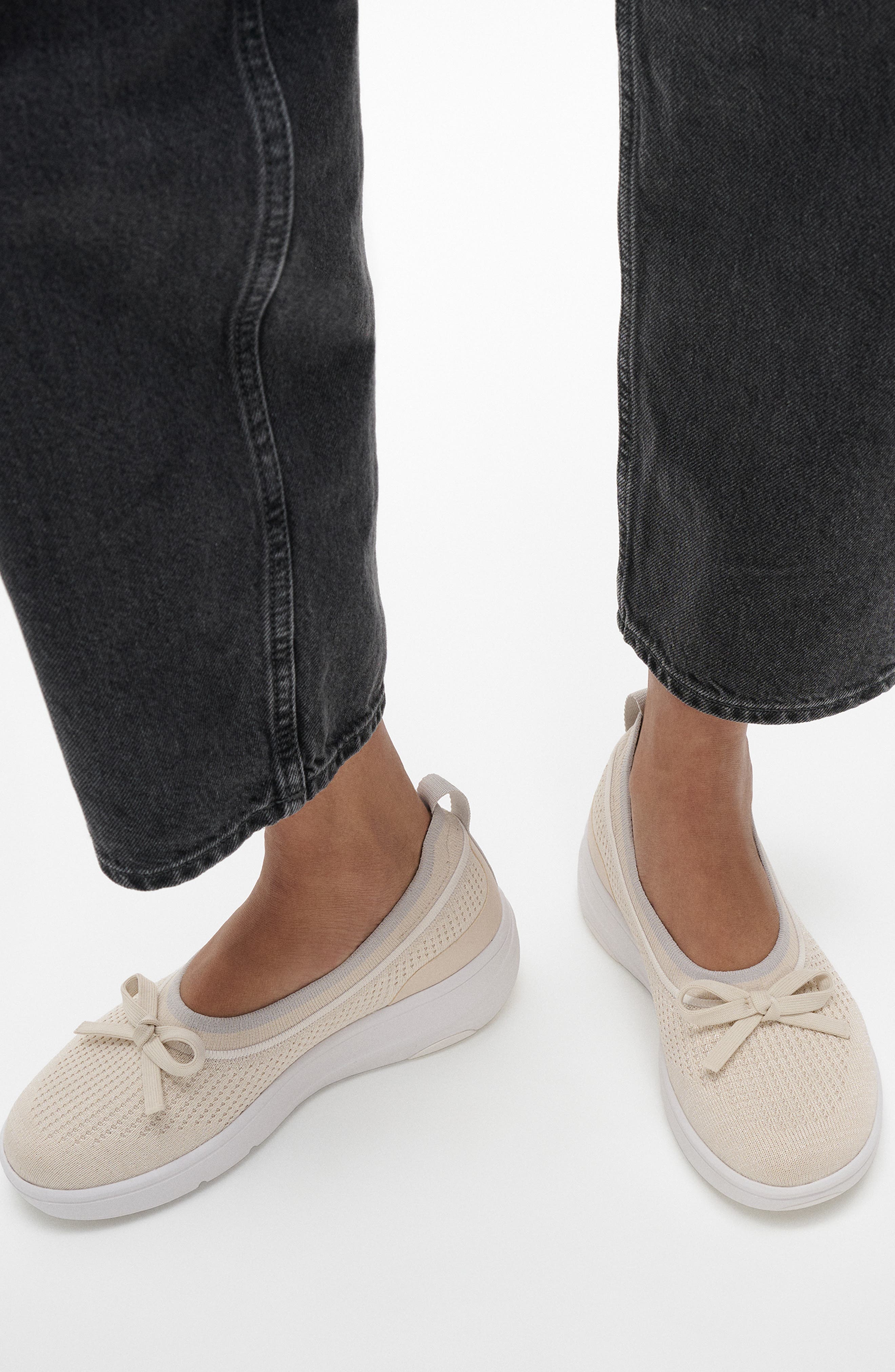 FitFlop Super-Q Bow Ballet Flat, Alternate, color, Paris Beige