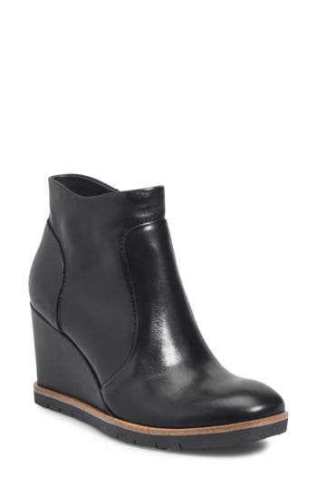 Söfft Maguire Waterproof Wedge Bootie In Animal Print