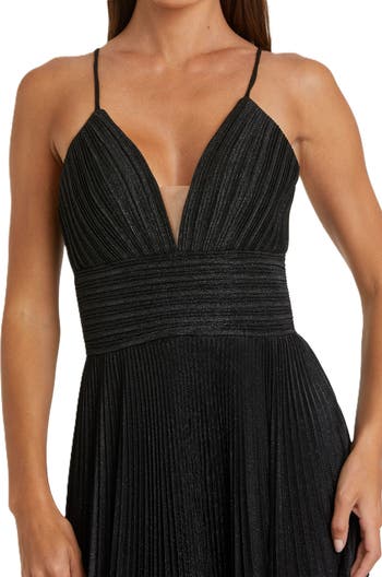 MAC DUGGAL ホルターネックガウン Pleated Criss-Cross Mac Duggal Shimmer Pleated Plunge Neck Criss Cross Back Gown