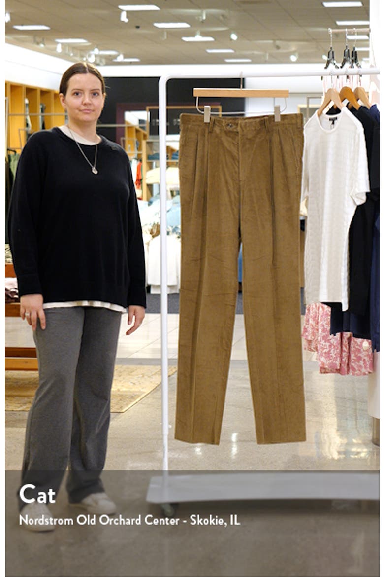 Italian 8-Wale Luxury Corduroy Pleated Trousers video