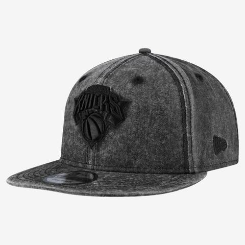 Men's New Era  Black New York Knicks Washed Tonal 9FIFTY Snapback Hat