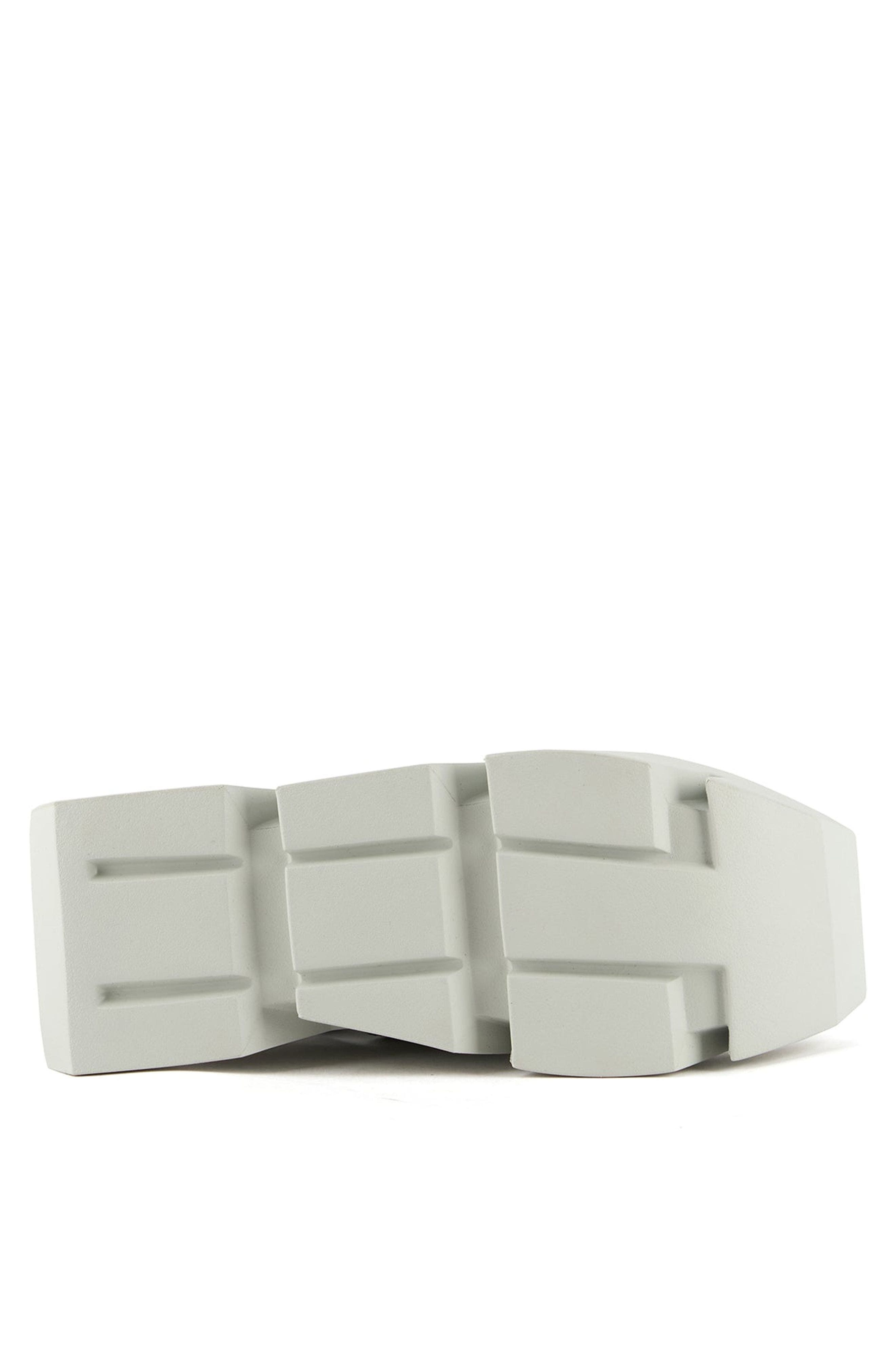 United Nude Bull Run, Alternate, color, Irony