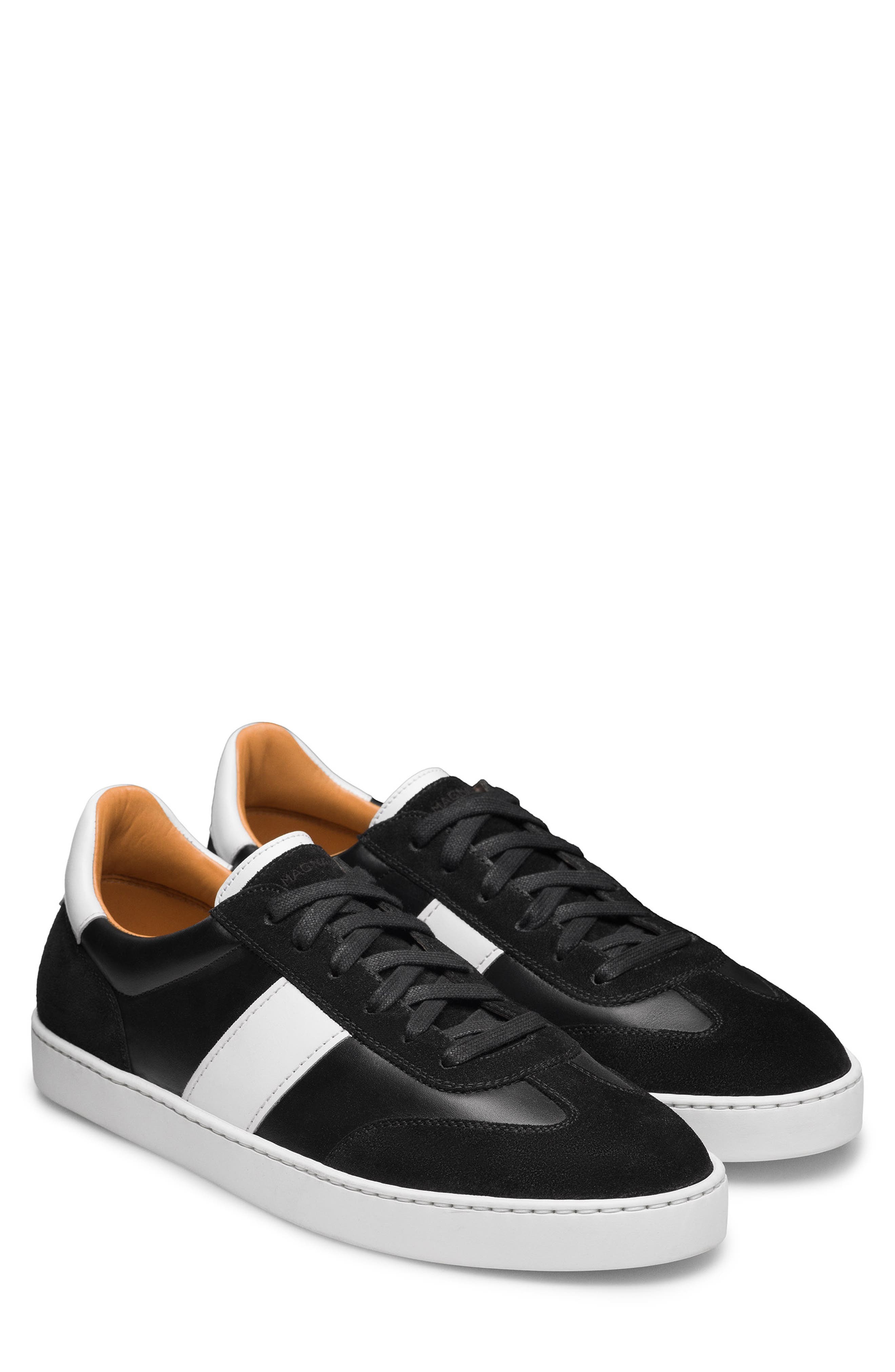 BLACK / WHITE