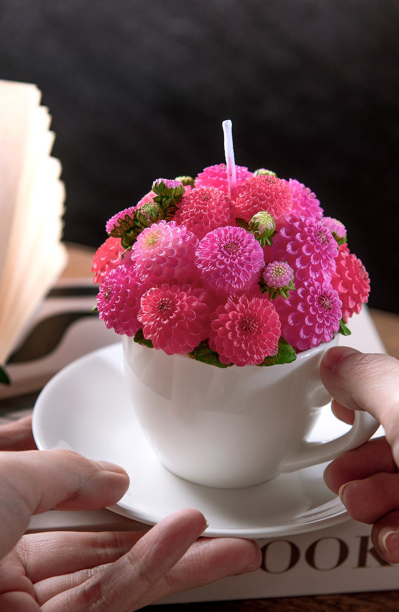 Southlake gifts Dahlia Bouquet Aromatherapy Candle, Alternate, color, Rose Red