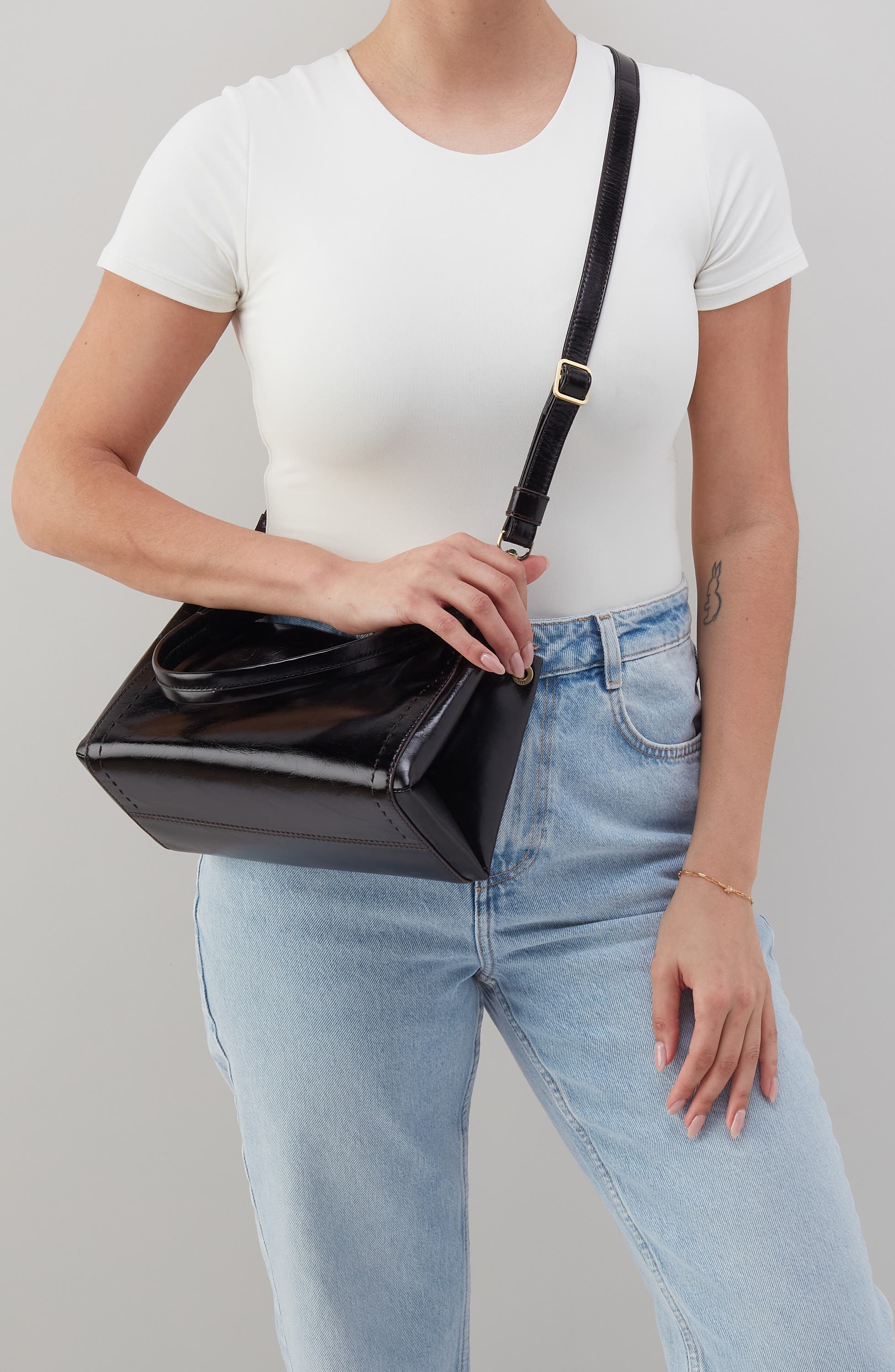 HOBO Seneca Leather Crossbody Bag, Alternate, color, Black