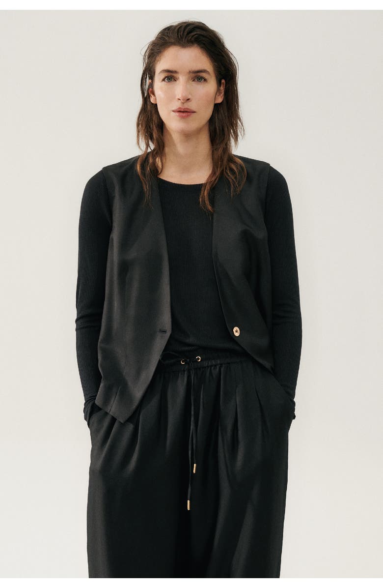 SILK LAUNDRY TWILL SLOUCH VEST BLACK, Alternate, color, 
