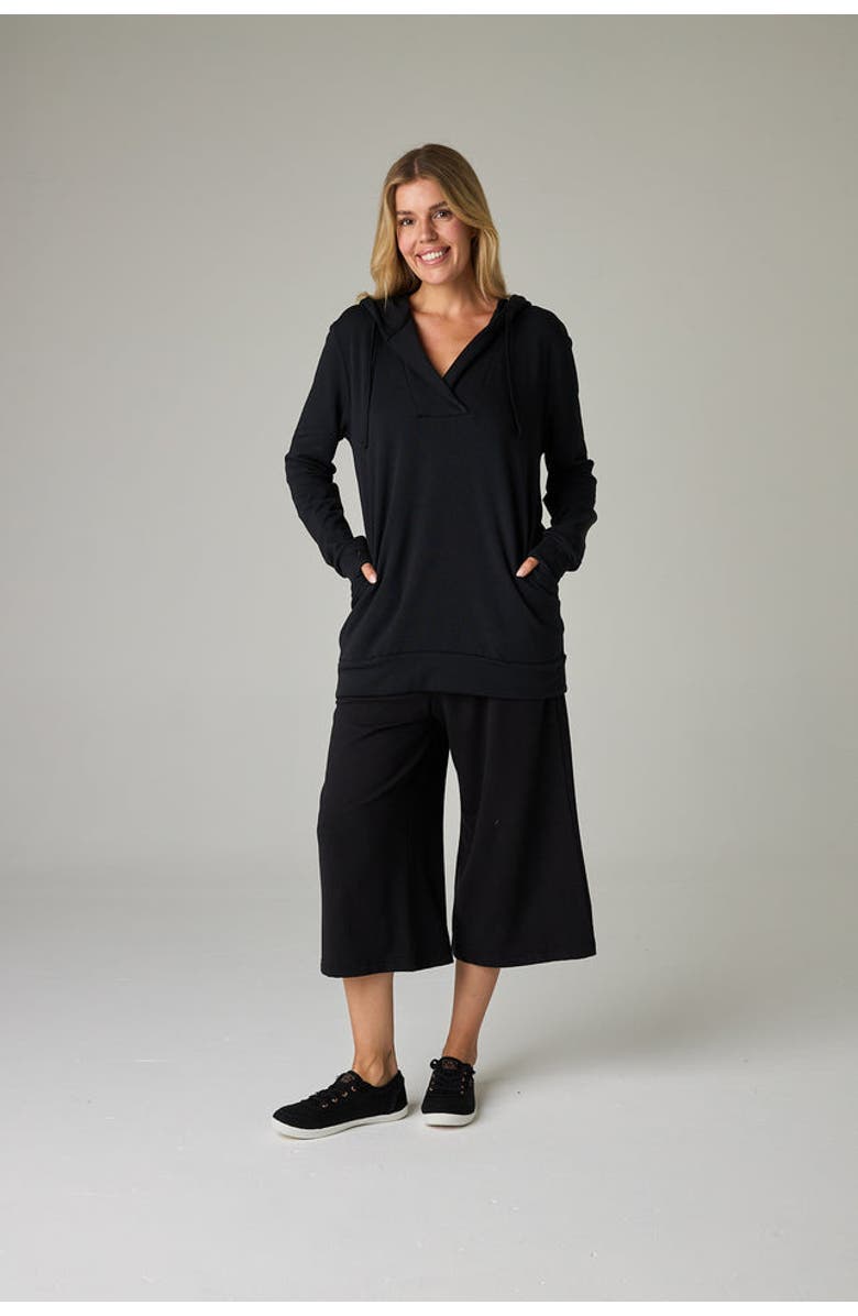 eavolu Baikal Eco-Luxe Fleece Crop Pant - Cloud-Soft Comfort, Alternate, color, Coal Black