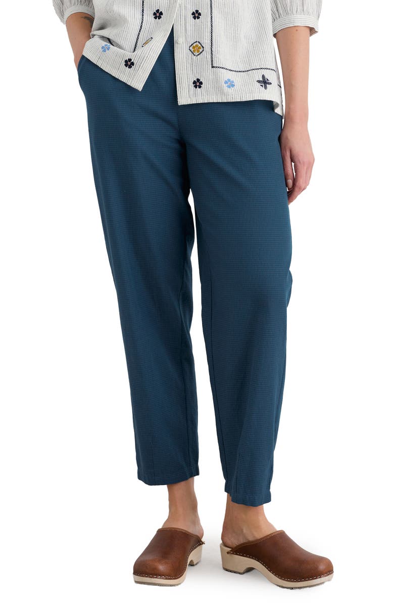 Seasalt Cornwall Vow Cave Organic Cotton Crop Tapered Pants, Main, color, Forest Garden Night