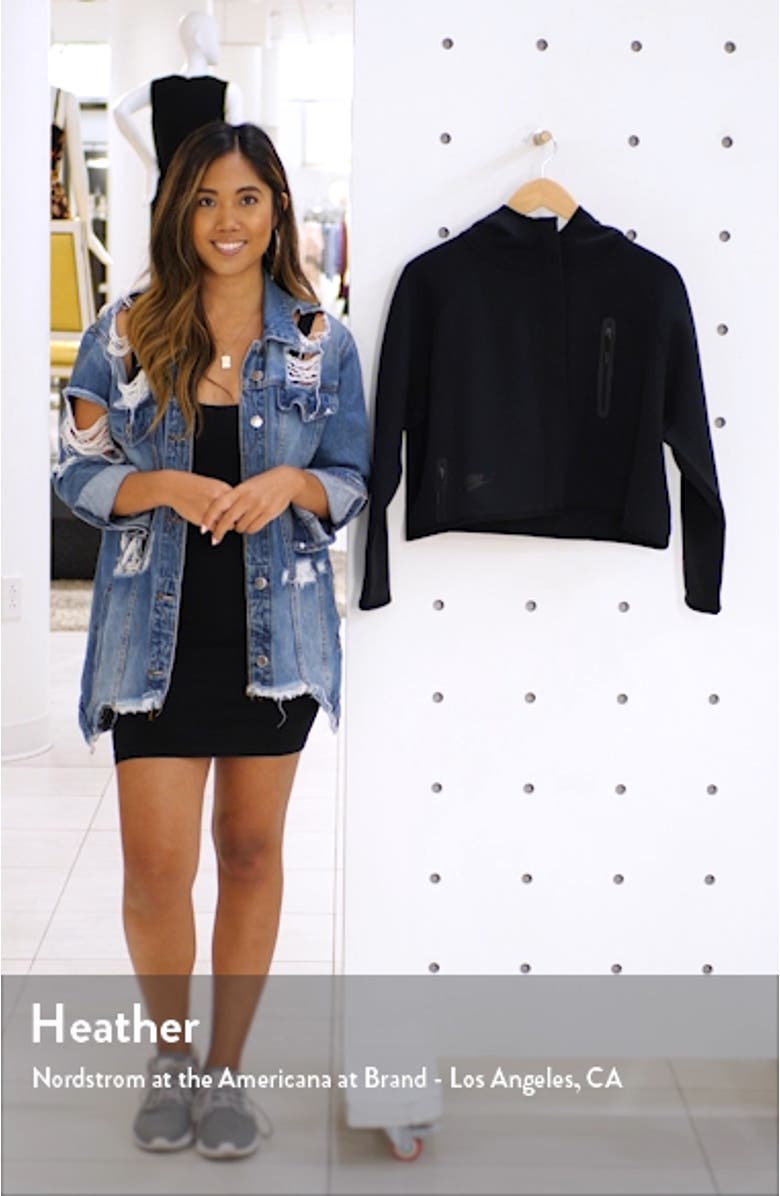 Tech Fleece Cape, sales video thumbnail