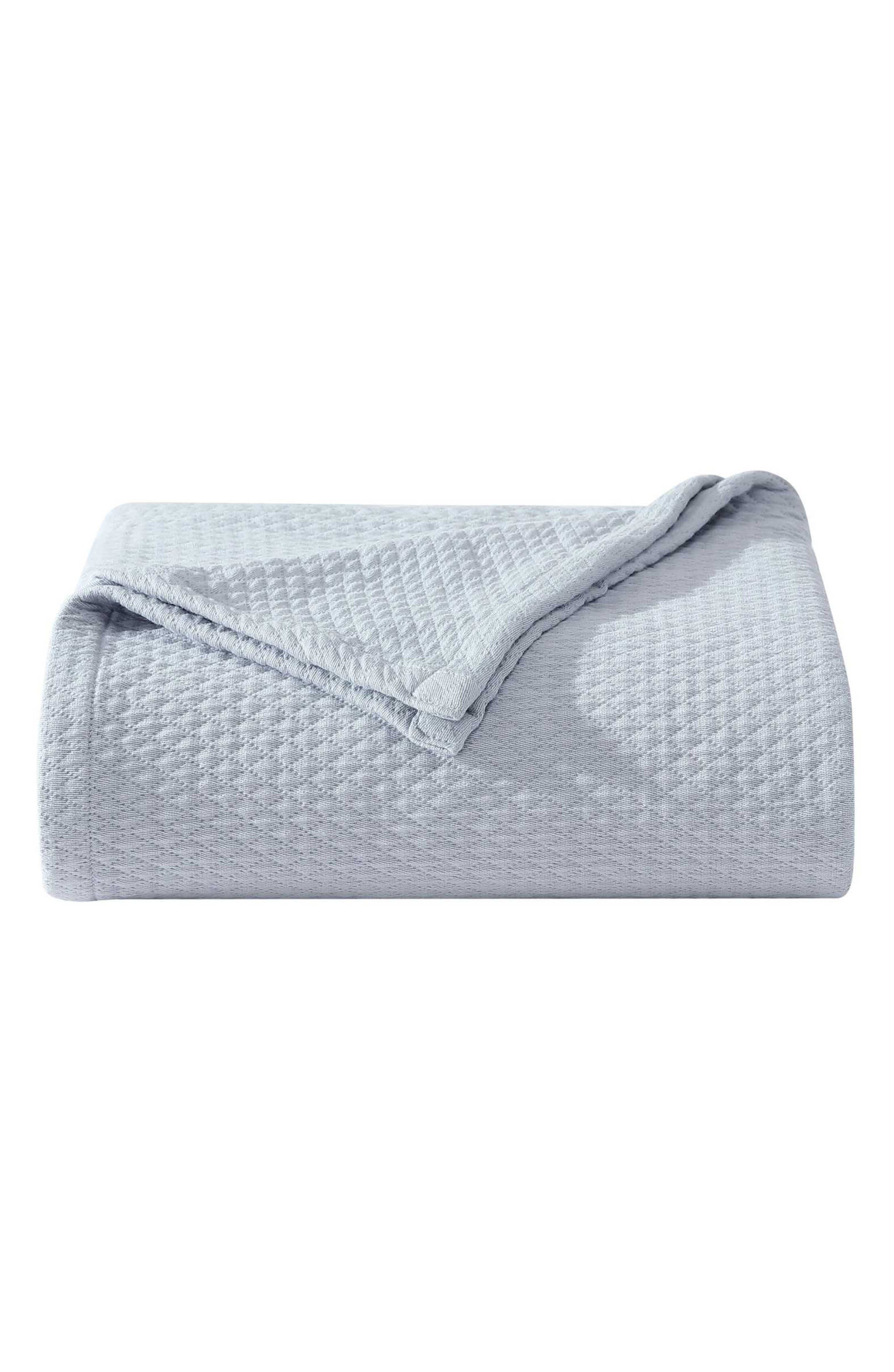 Vera Wang Matelassé Cotton Jacquard Blanket