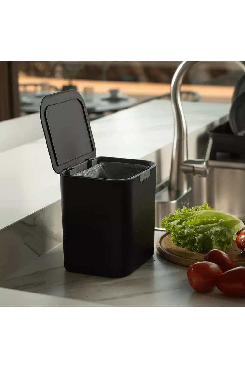 1.3 Gal Wall Mounted Bathroom Trash Can with Lid and Removable Bag Ring, Alternate, color, Black