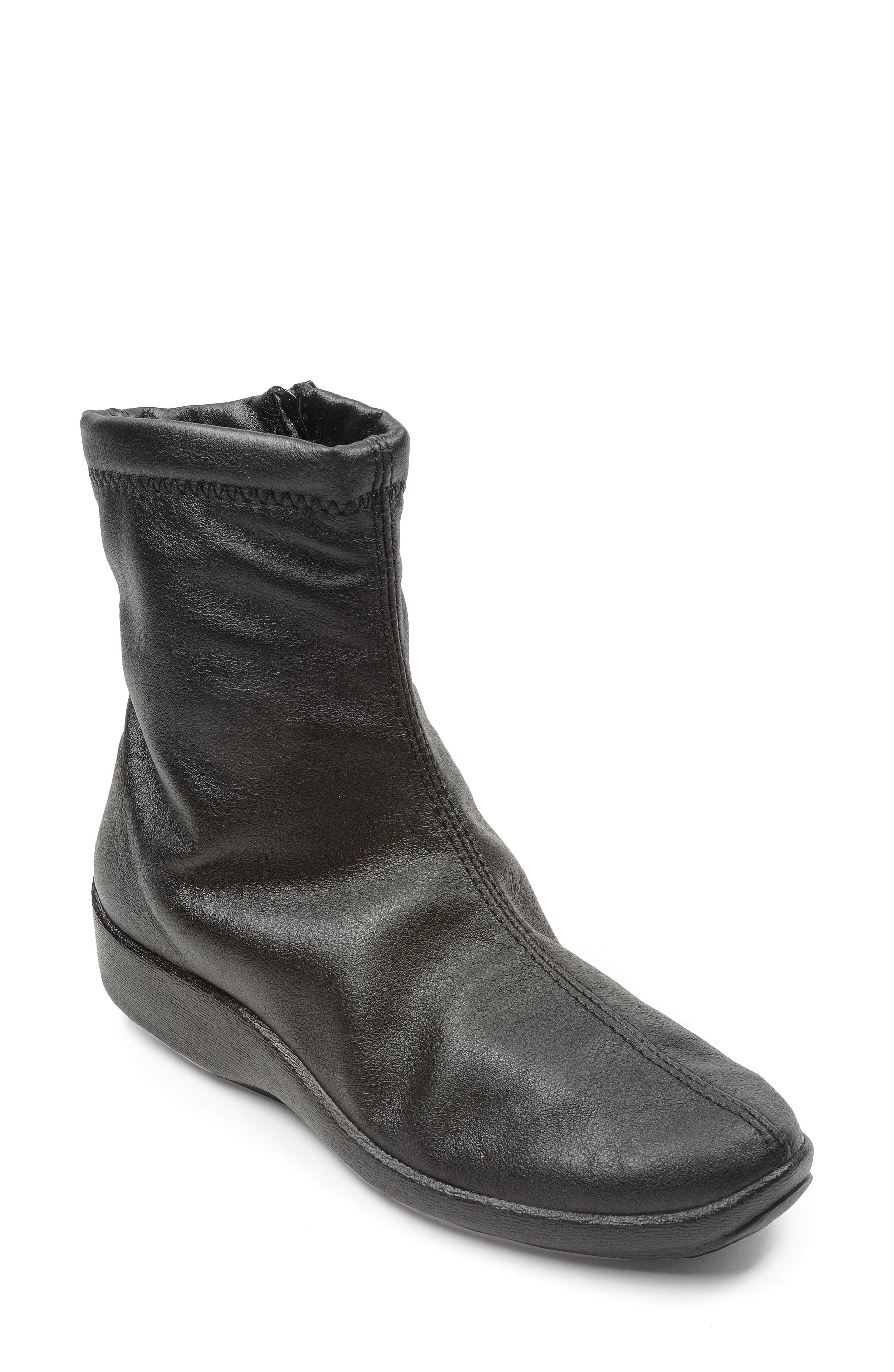 Arcopédico L8 Bootie, Main, color, 