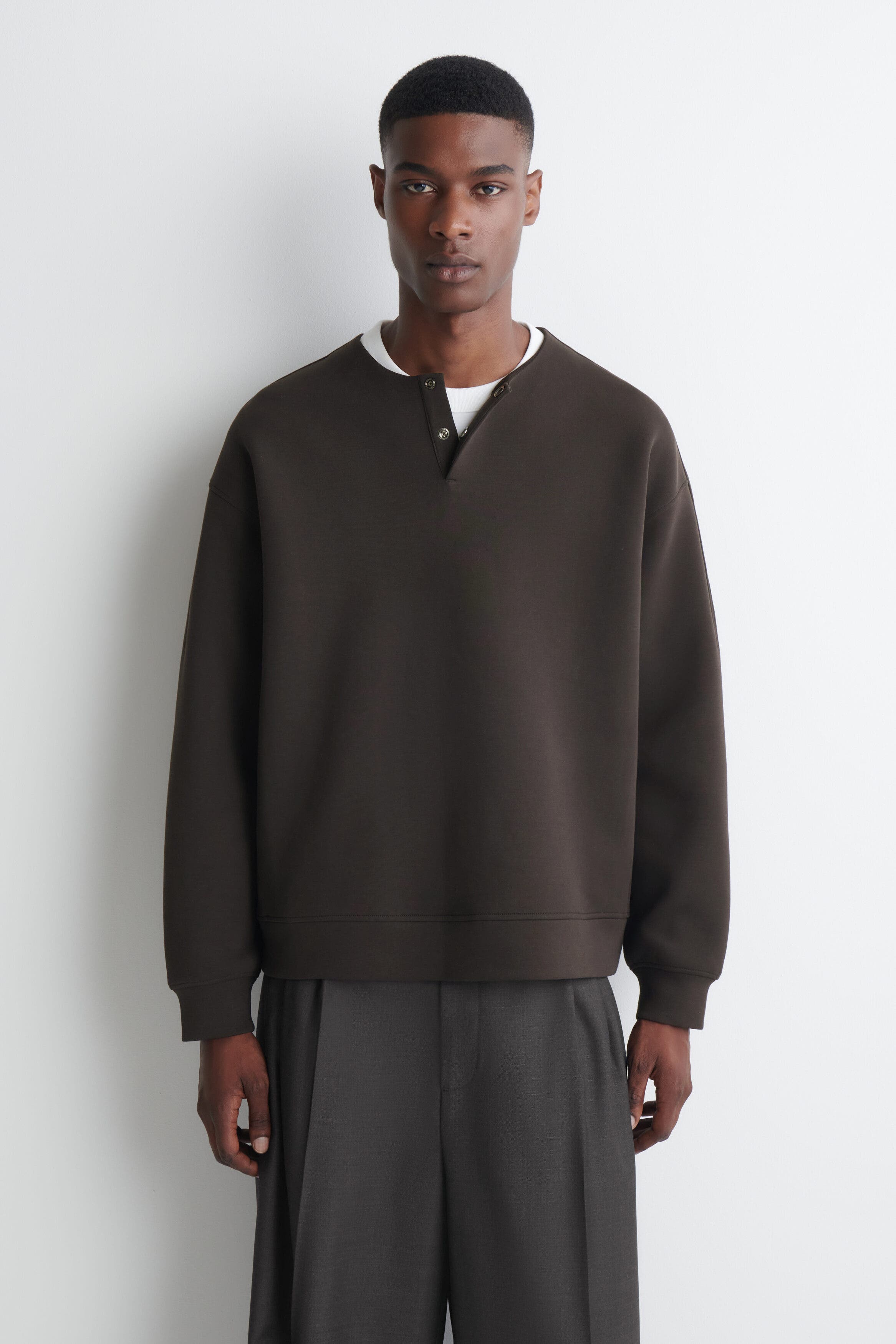 DARK BROWN