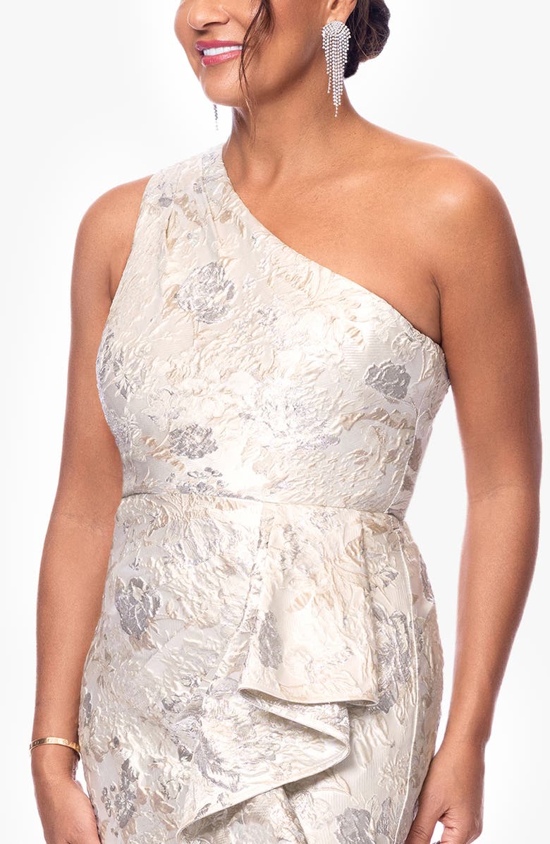 Xscape Evenings Metallic Floral Jacquard One-Shoulder Sheath Gown, Alternate, color, Champagne