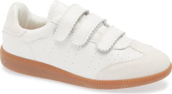 Momentum Sneaker