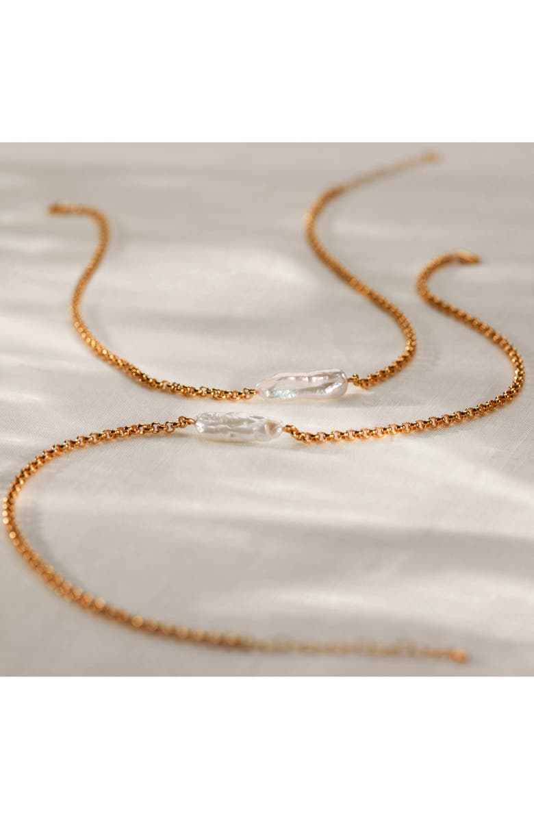 Monica Vinader Nura Biwa Pearl Charm Bracelet, Alternate, color, Yellow Gold