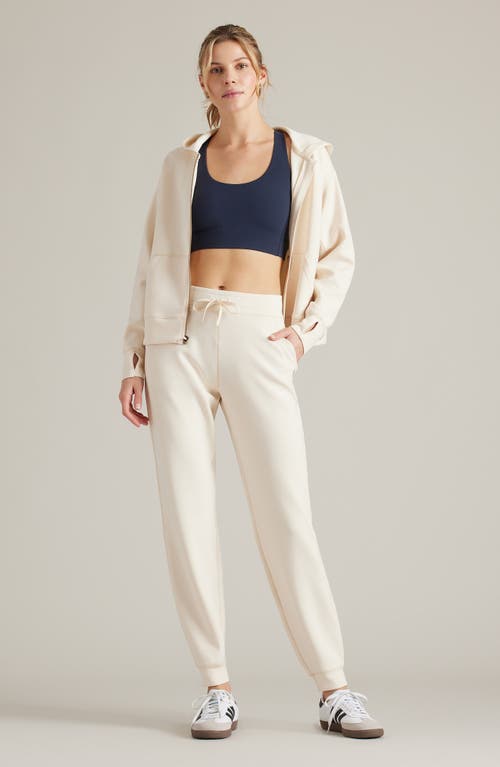 Rhone Dreamglow Joggers In Cream