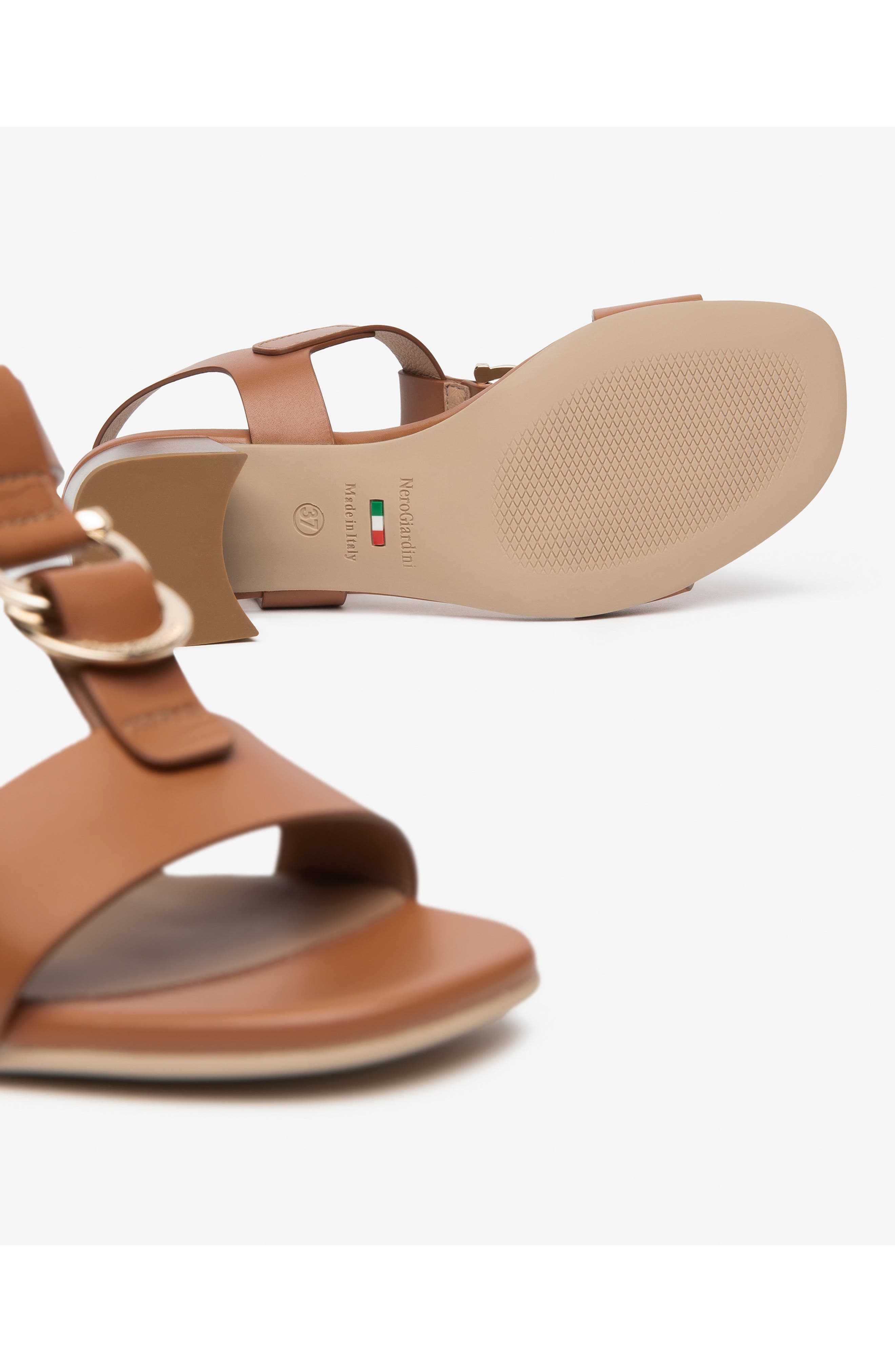 NeroGiardini T-Strap Block Heel Sandal, Alternate, color, Cognac