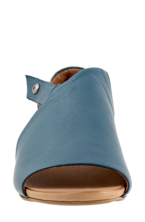 Bueno Kale Flat Sandal