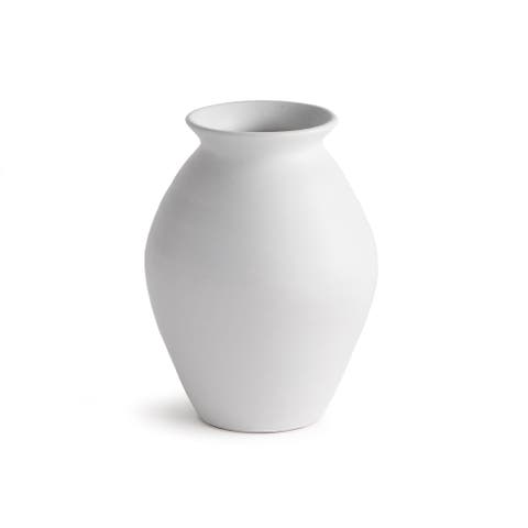 Mirela Vase