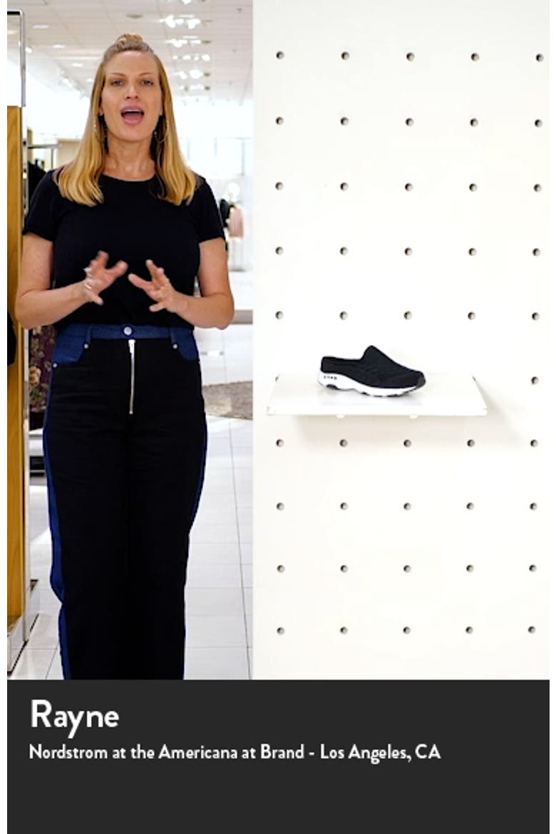Traveltime Sneaker video