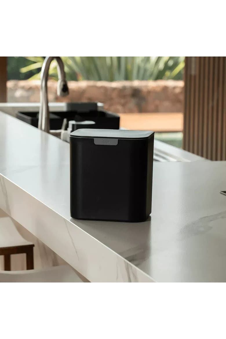 1.3 Gal Wall Mounted Bathroom Trash Can with Lid and Removable Bag Ring, Alternate, color, Black