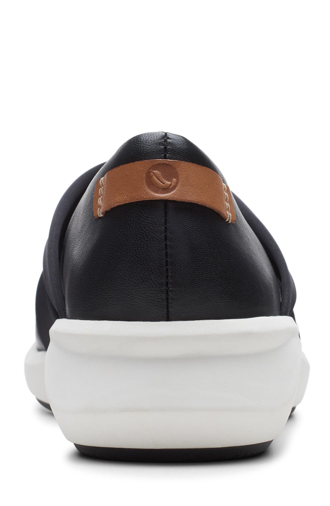 Clarks<sup>®</sup> Un Rio Cross Sneaker, Alternate, color, 