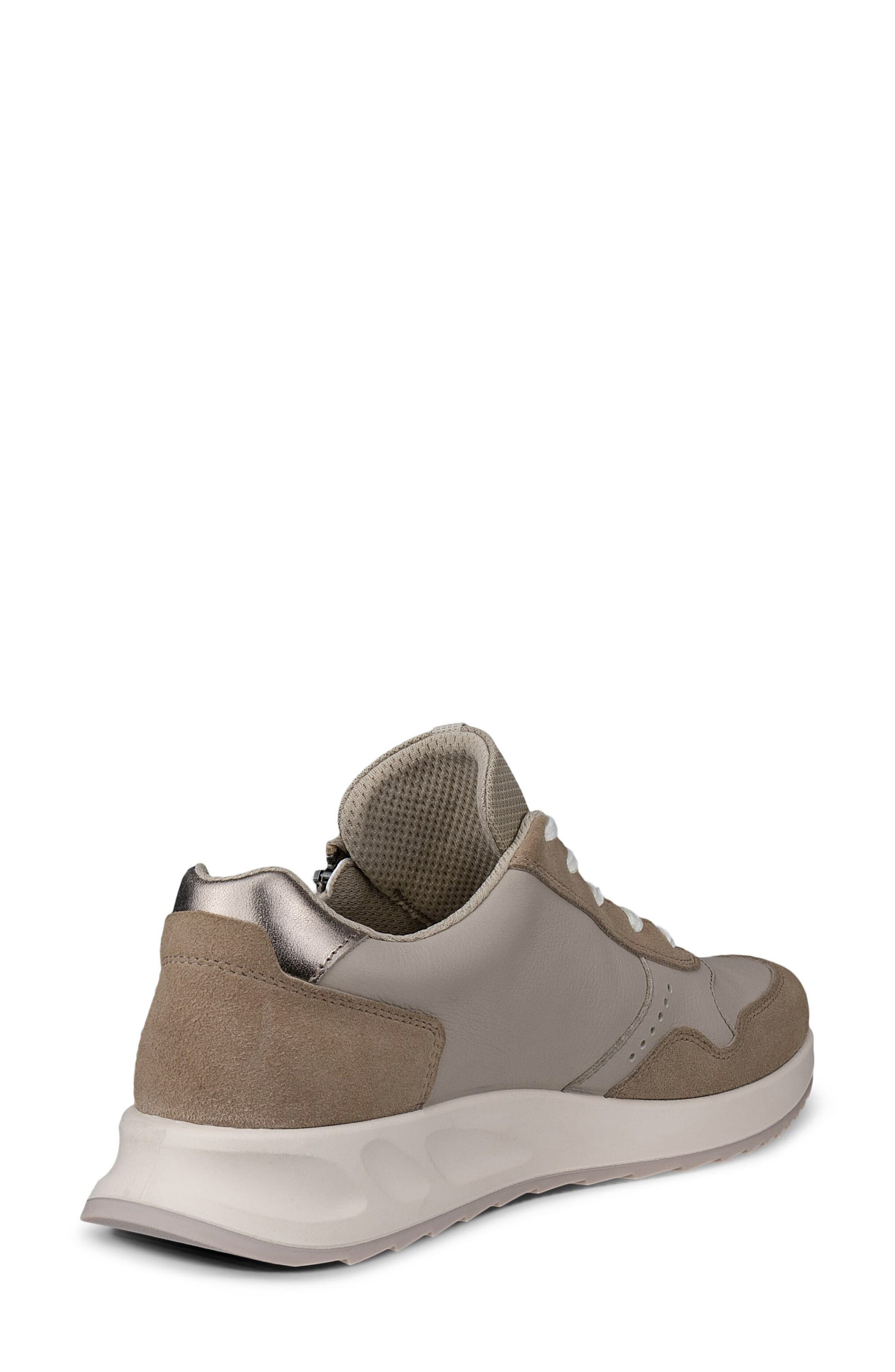 Low Top Sneaker - image 4