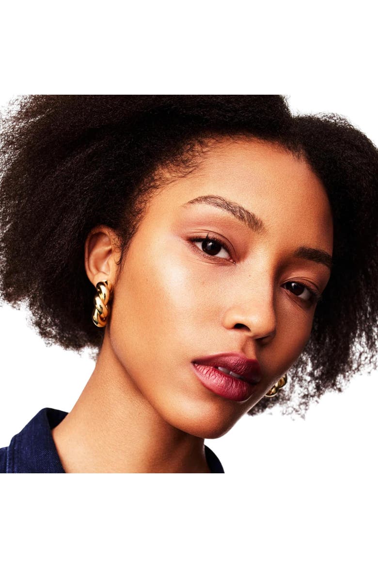Invisble Spot Fix, Alternate, color, Deep olive to honey skin tones