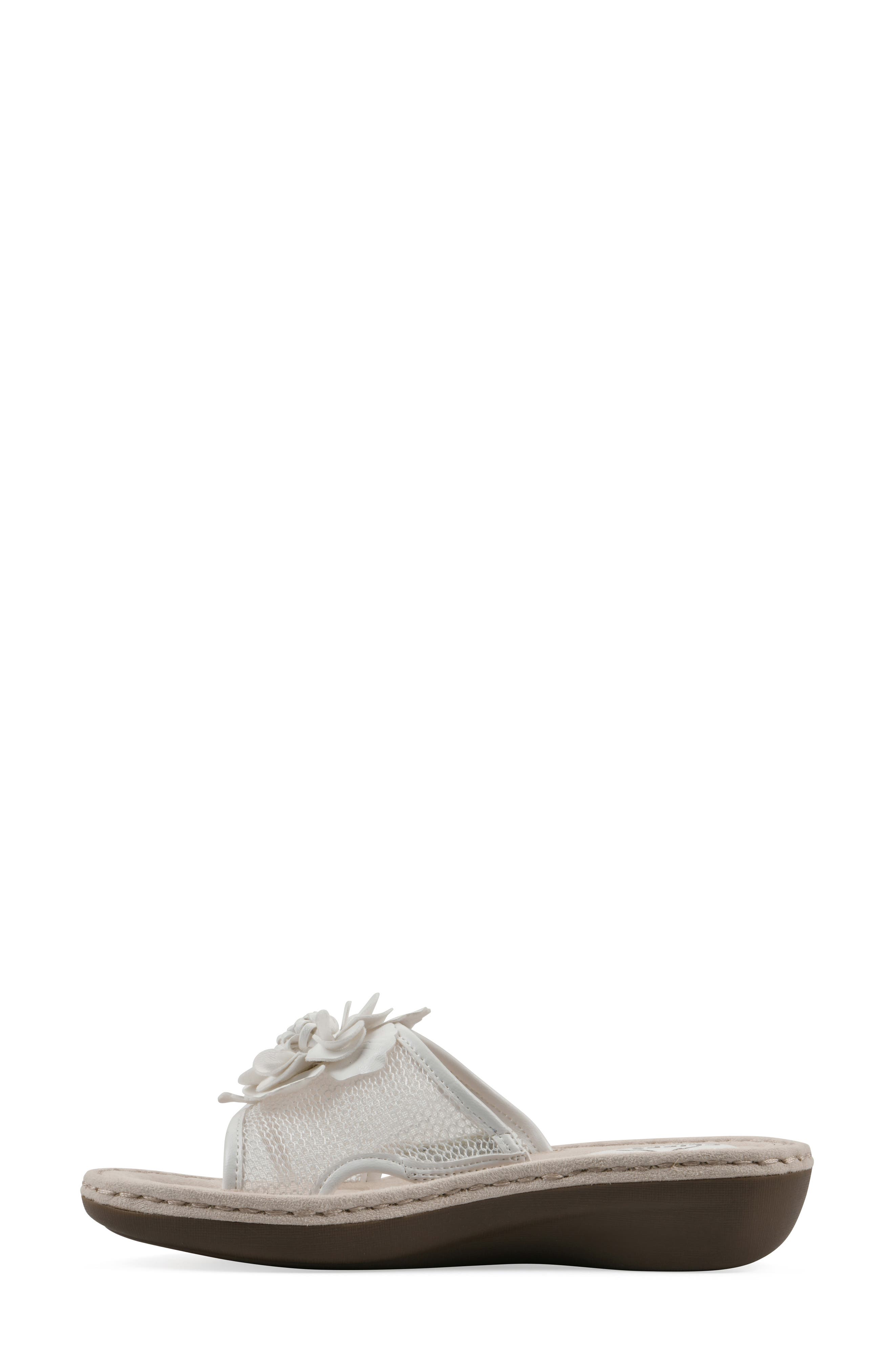 CLIFFS BY WHITE MOUNTAIN Chill Slide Sandal, Alternate, color, White Fabric