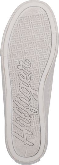 Lila Lace-Up Sneaker