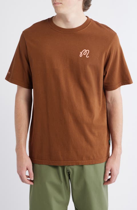 Bermuda Foraging Graphic T-Shirt