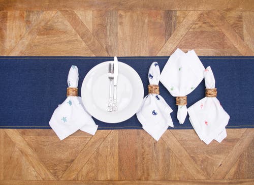 C & F Home C&f Home Navy Crab Embroidered Machine Washable Hemstitch Napkins Set Of 6 In White