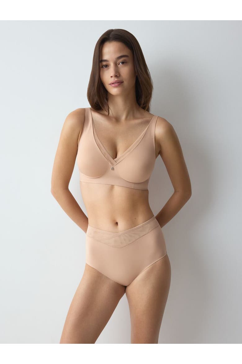 True Shape Sensation Wireless Minimizer Bra, Alternate, color, Black