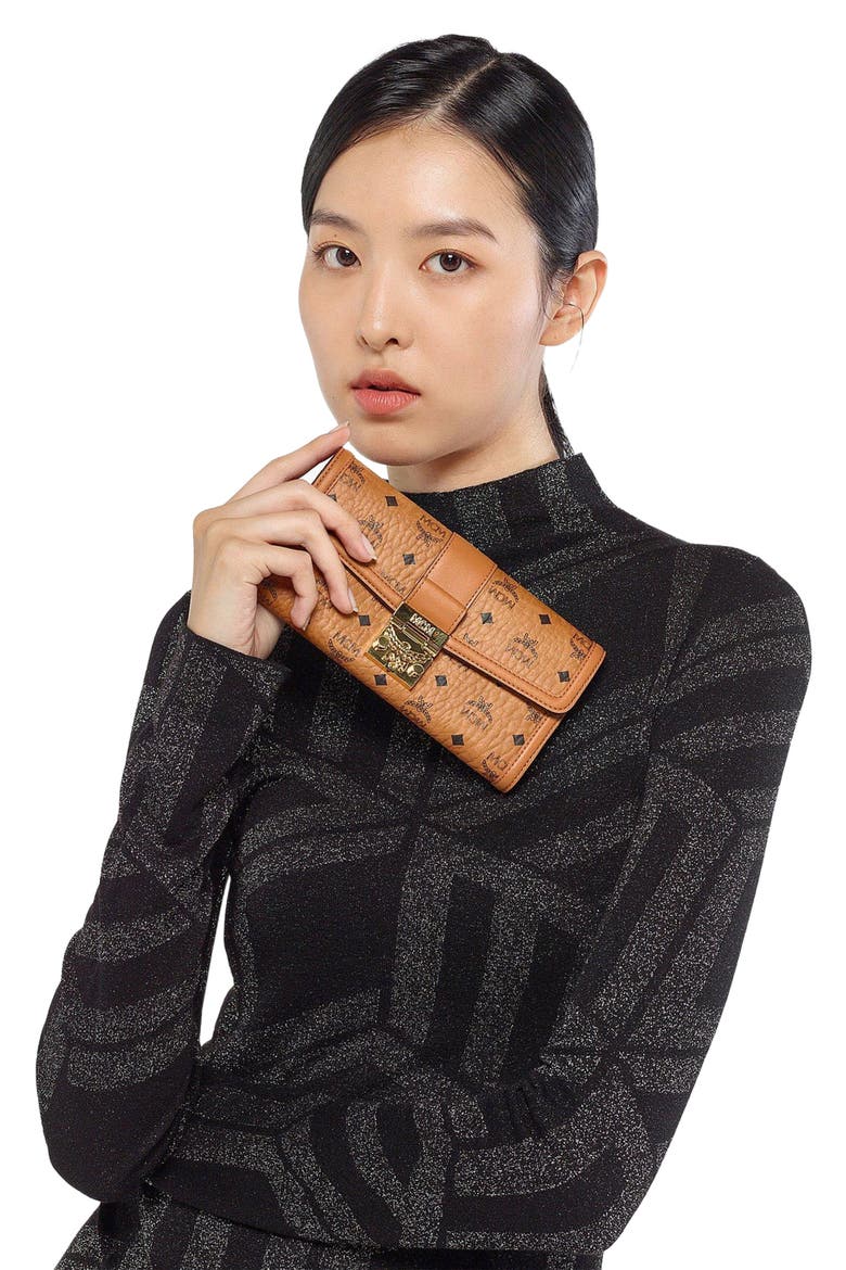Tracy Wallet on Chain in Visetos, Alternate, color, Cognac