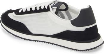 Aria Sneaker