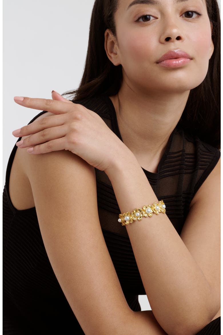 Darell Daisy Faux Pearl Bangle Bracelet, Alternate, color, GOLD TONE / PEARL